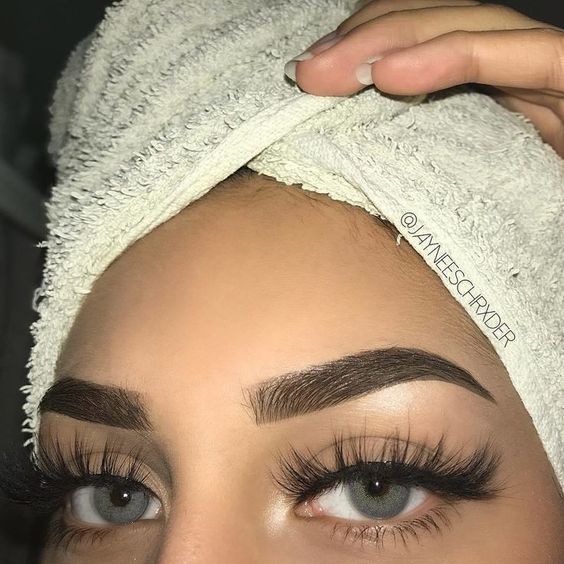 How to Grow Lashes in a Special Way