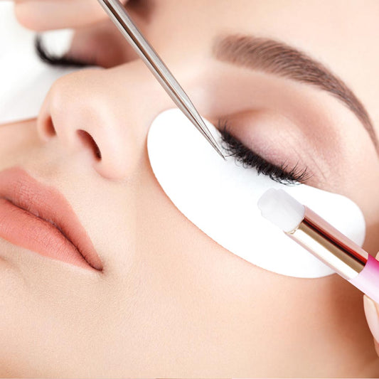 Lash Extensios VS Nail Art