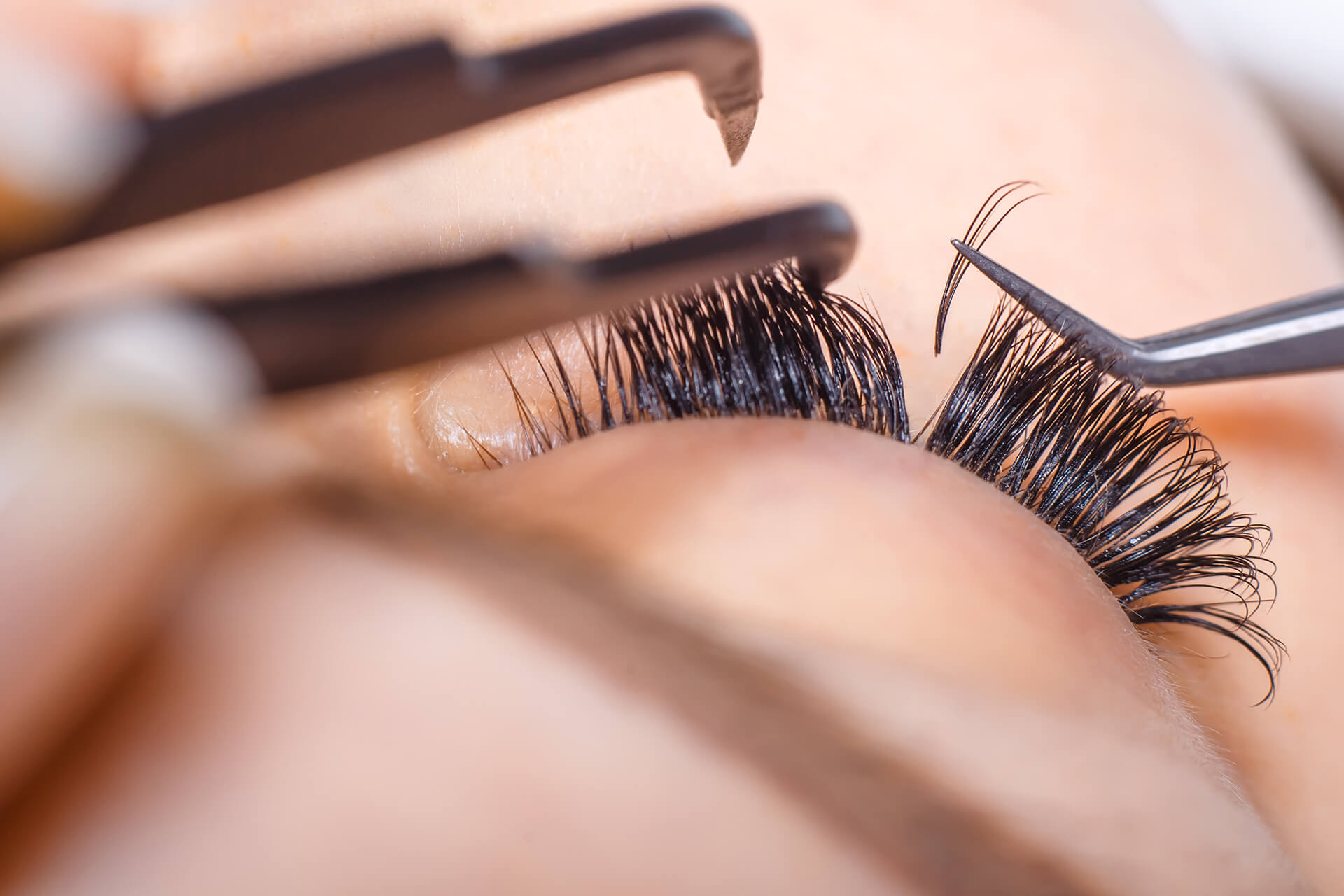 Four Important Tips when Applying Eyelash Extensions