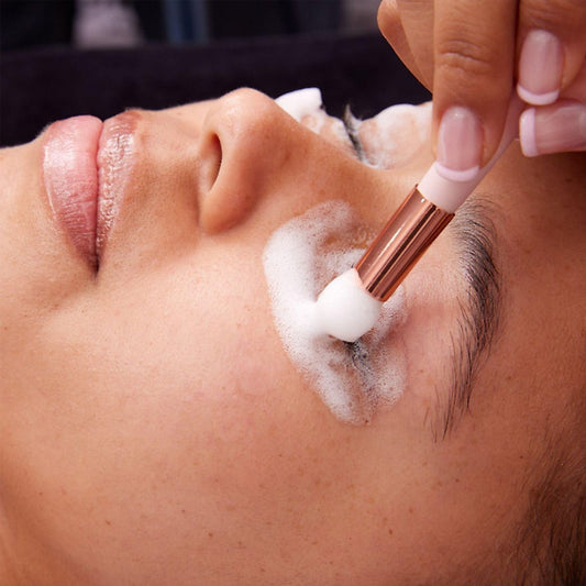 Lash Extension Retention: Practical Tips Every Lash Artist Should Know
