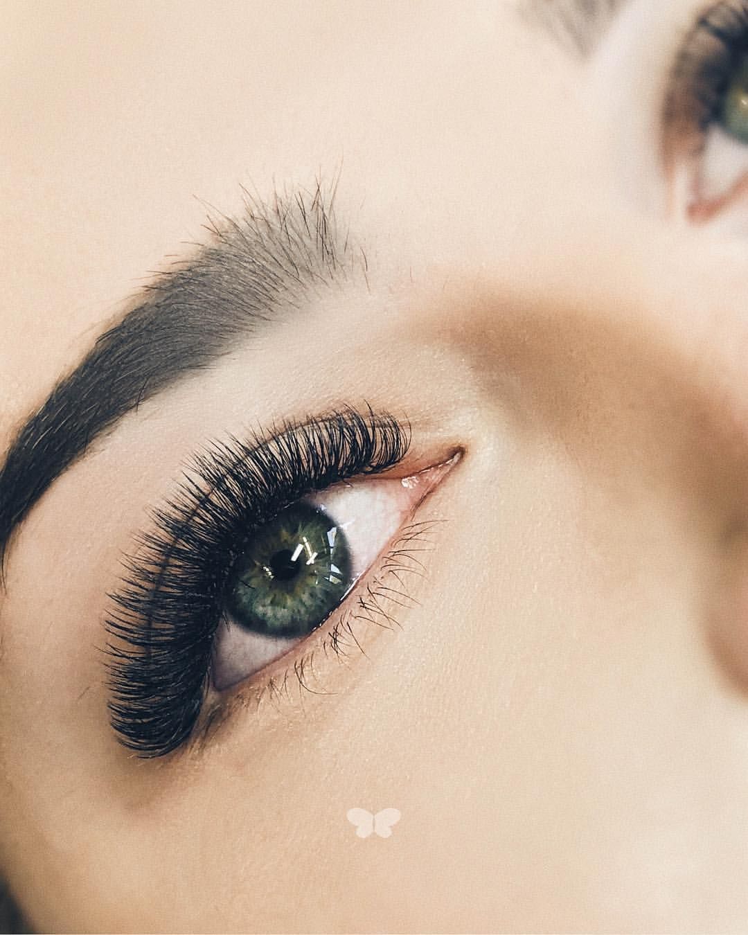 Does Eyelash Extensions Hurt Real Lashes