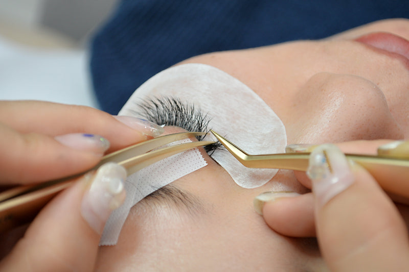 How to Prevent Allergy When Applying Lash Extensions