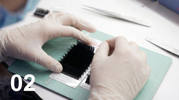Lash extension manufacturing at Fadlash factory - OEM and private label production