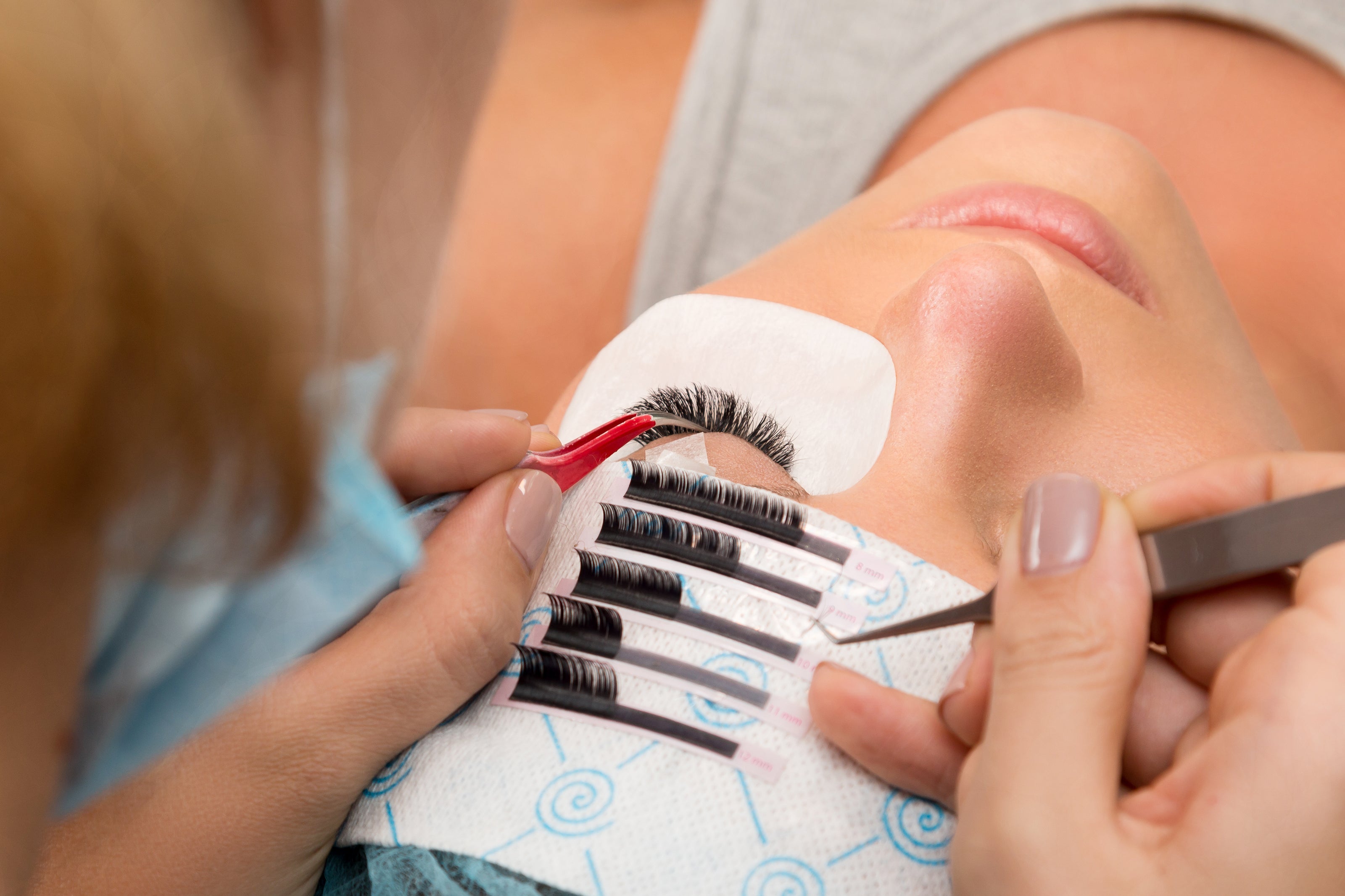 lash trays for eyelash extensions application by professional lash artist